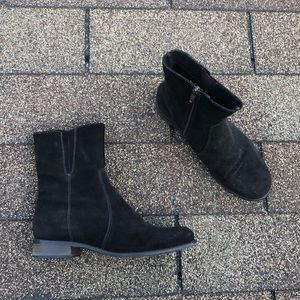 FLASH SALE La Canadienne Brown Short Boots Sz 7 💕